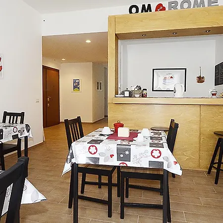 Om2rome לינה וארוחת בוקר רומא